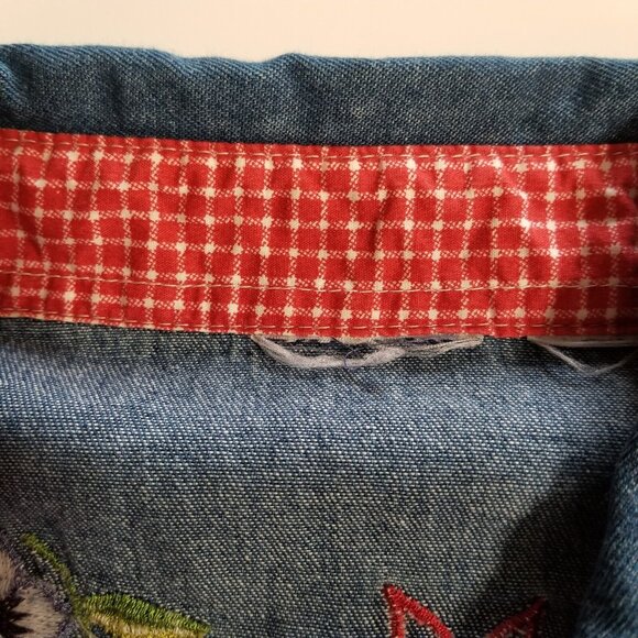 Vintage Womens Shirt Button Up Blouse Medium Denim Embroidered Flowers - Picture 8 of 10